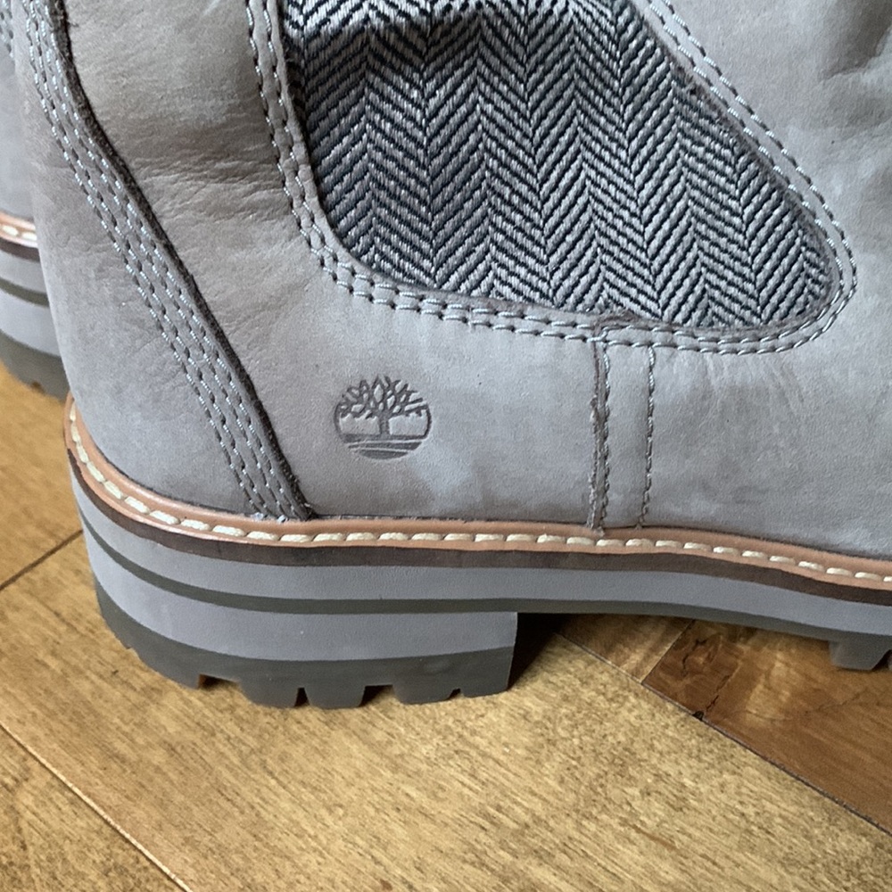 Timberland womens boots, size 9, TAUPE color